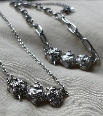 Conjunto Colar e Pulseira Três Corações