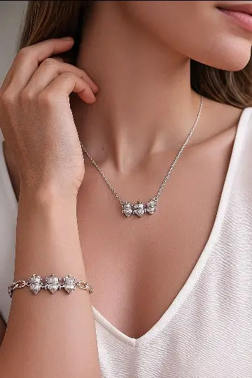 Conjunto Colar e Pulseira Três Corações