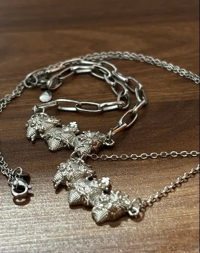 Conjunto Colar e Pulseira Três Corações